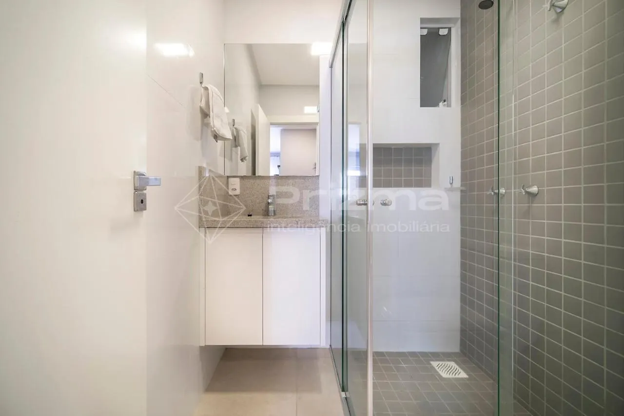 Mario Guilherme - Apto - 303 - Lindo Apartamento Condominio De Alto Padrao Com Piscina E Academia. Bombinhas
